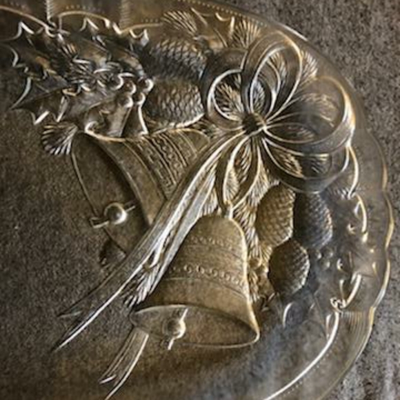 Mikasa Crystal Holiday Bells Oblong 10 1/4 x7 " Serving Plate - Picture 13 of 14